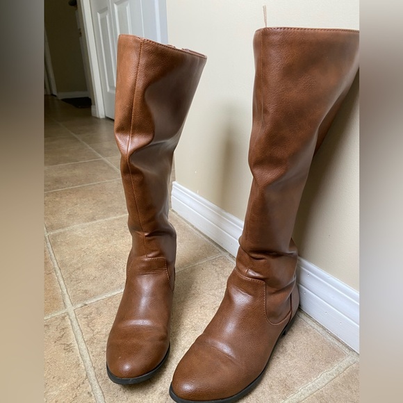 BRAND NEW HIGH RISE BOOTS - Picture 1 of 4